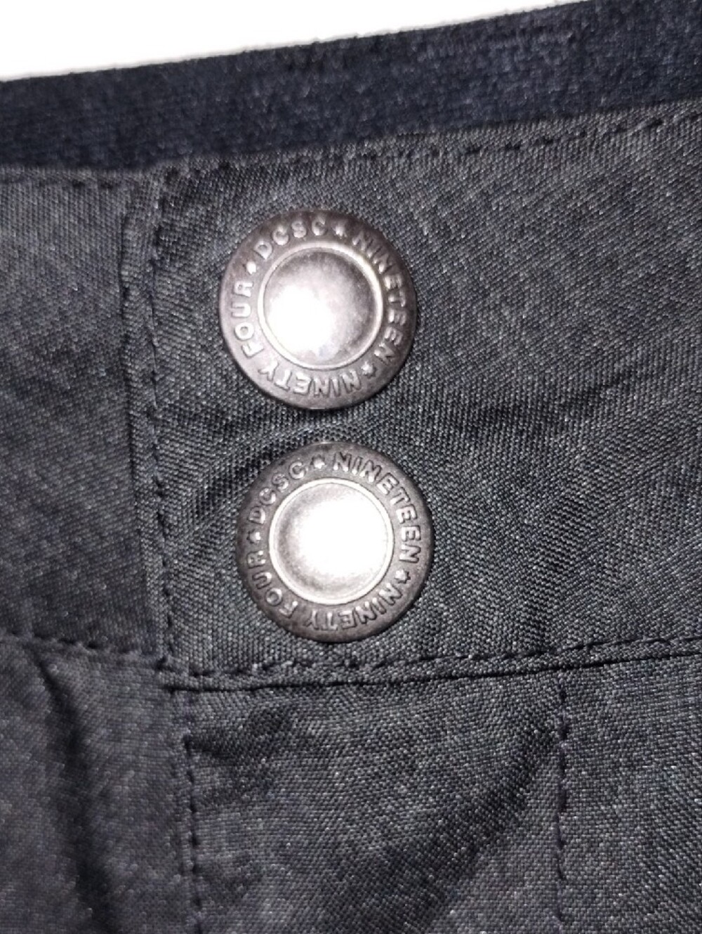 DC Women's Black Cargo Snow Pants with Zippered Pockets .Size L - Picture 11 of 12